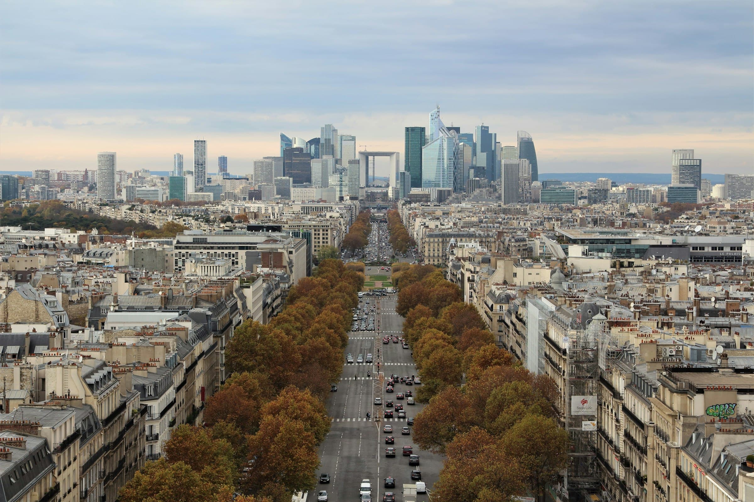 Paris La Défense, elevated — illustrative.